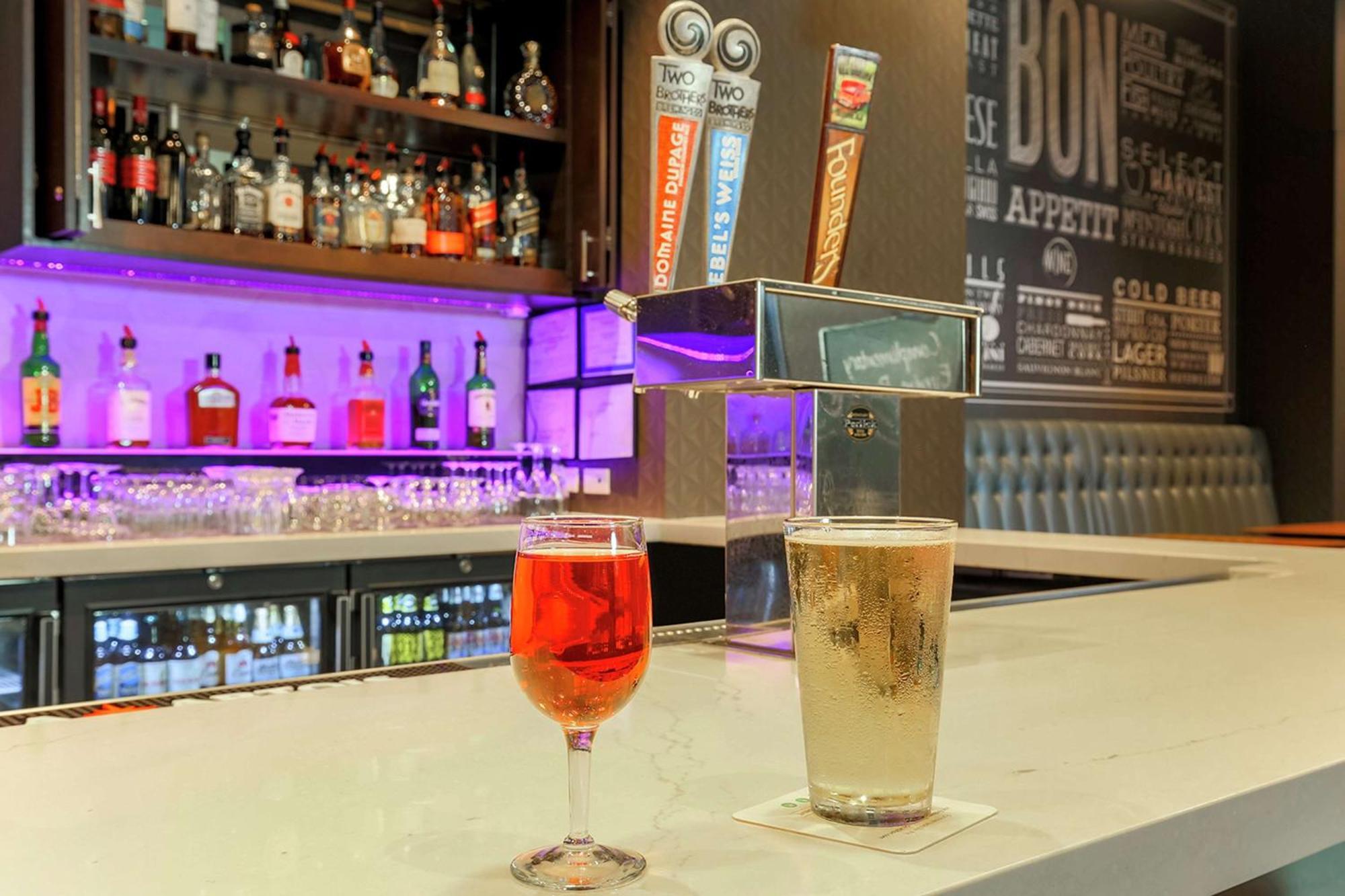 芝加哥隆巴德希尔顿大使馆套房酒店 外观 照片